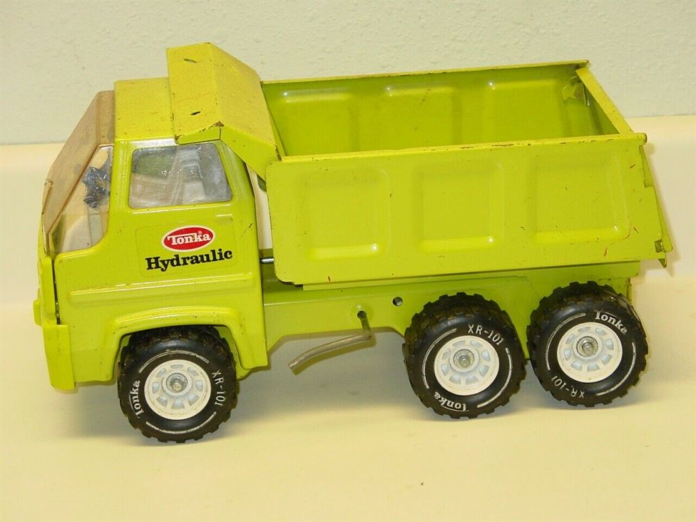 steel dump truck toy